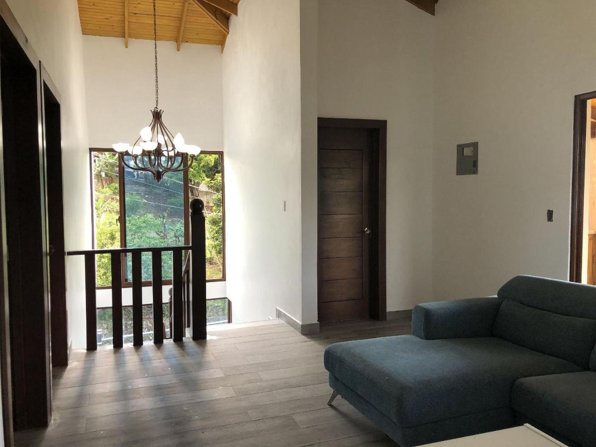 Villa Mi Patio By Hospedify - Hermosa Villa Con Mesa De Billar Y Rio Cristalino A 3 Min Un Pequeno Paraiso En Jarabacoa Eksteriør billede