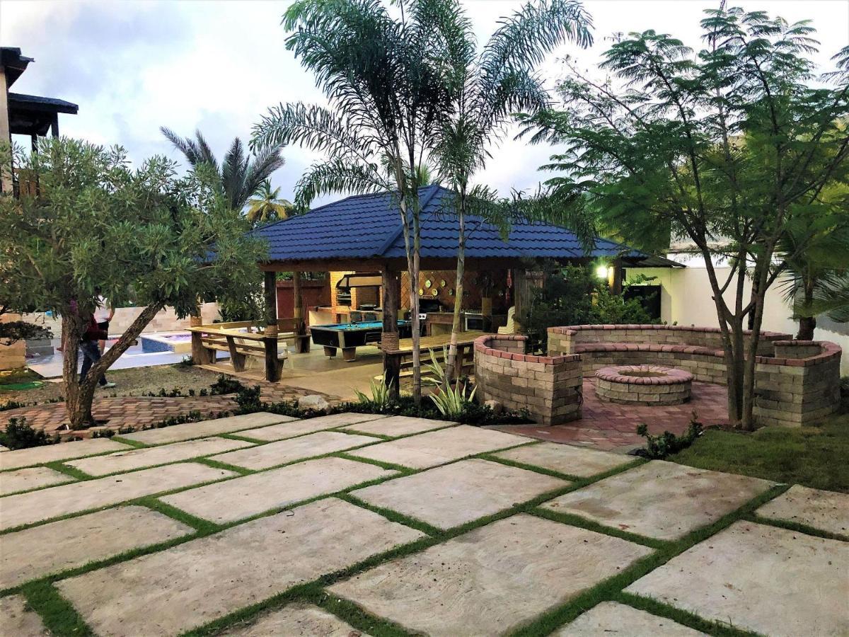 Villa Mi Patio By Hospedify - Hermosa Villa Con Mesa De Billar Y Rio Cristalino A 3 Min Un Pequeno Paraiso En Jarabacoa Eksteriør billede